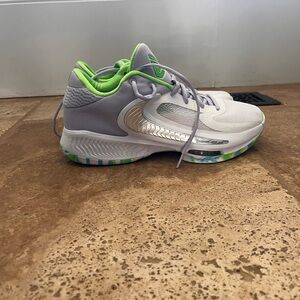 Nike Men’s Sneakers - Gray and Lime